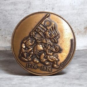Vintage 1976 Disneyland Bronze Bicentennial Medallion